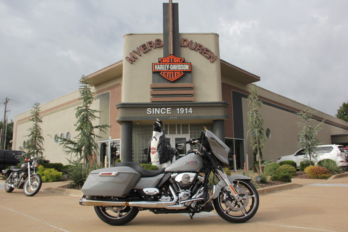 2024 Harley-Davidson Street Glide Billiard Gray