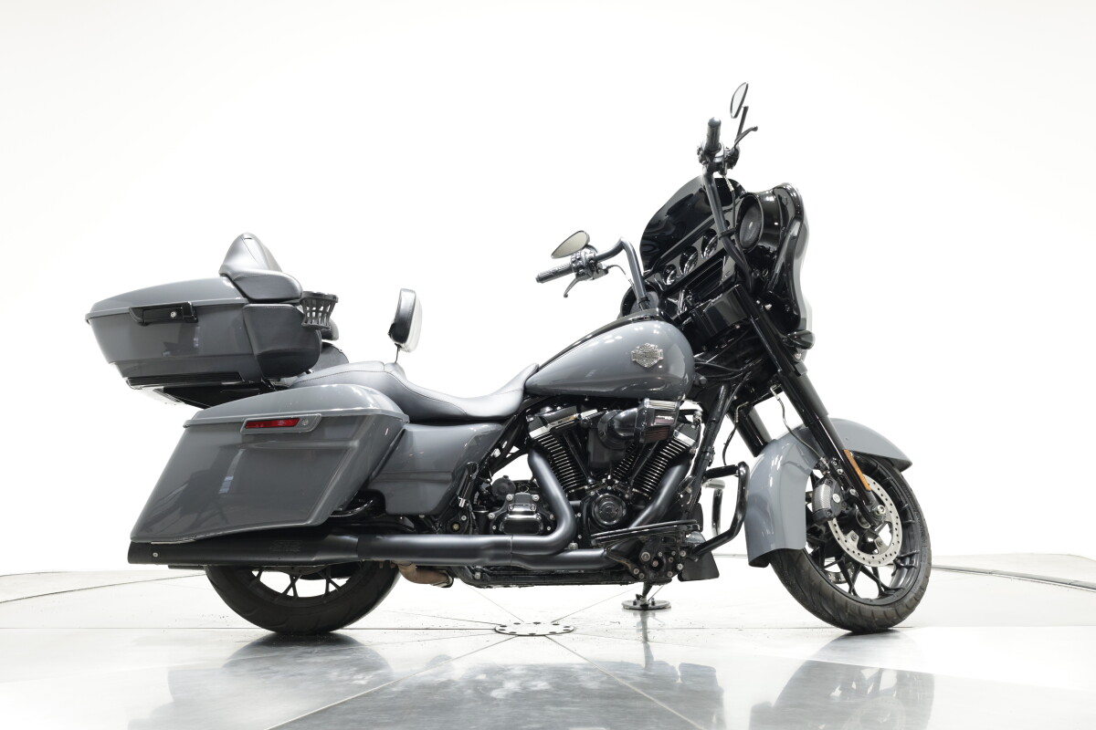 2022 Harley-Davidson FLHXS Street Glide Special in Gunship Gray with 24501 miles