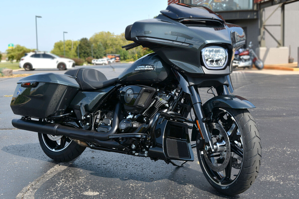2025 Harley-Davidson Street Glide Iron Horse Metallic - Photo 7
