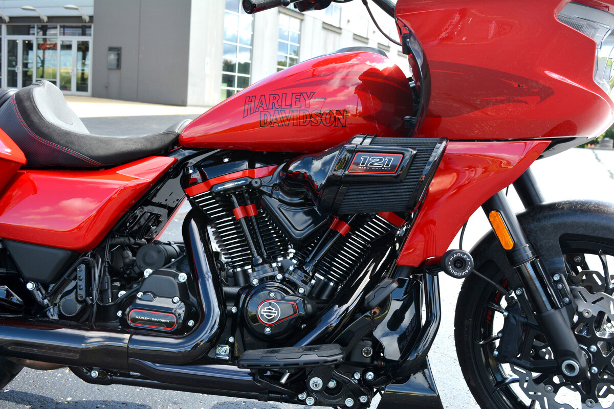 2025 Harley-Davidson CVO Road Glide ST Rally Red - Photo 9