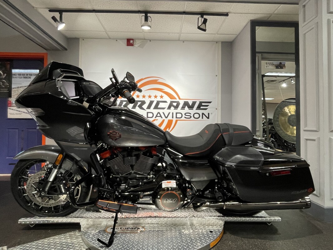 FLTRXSE 2025 CVO Road Glide - Photo 6