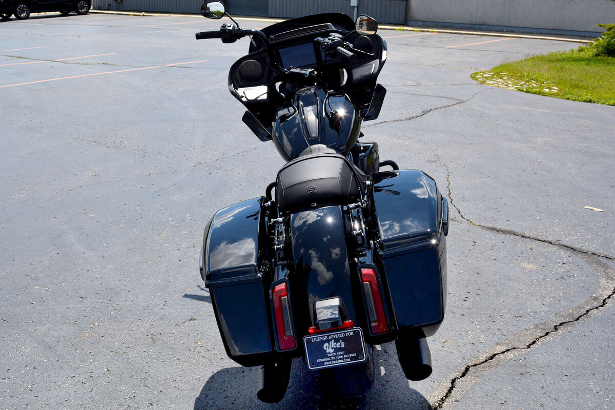 2025 Harley-Davidson Road Glide Vivid Black - Photo 4
