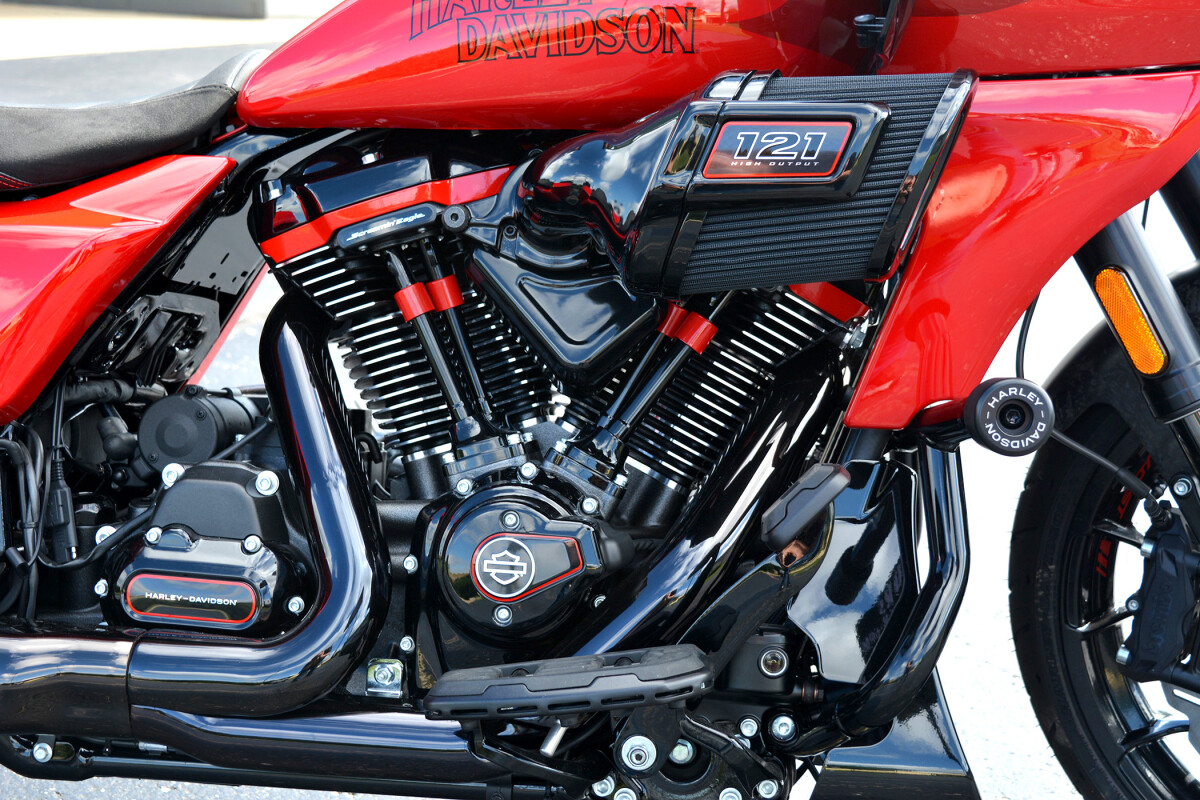 2025 Harley-Davidson CVO Road Glide ST Rally Red - Photo 8