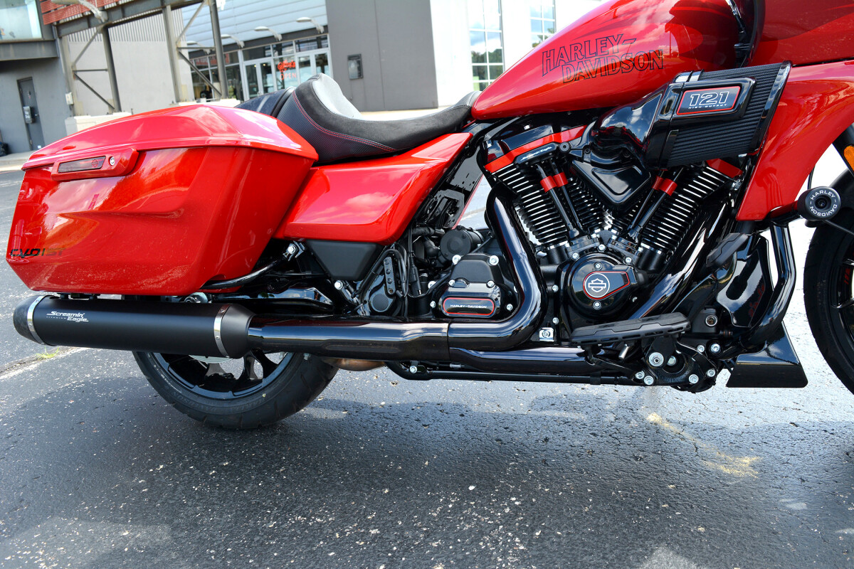 2025 Harley-Davidson CVO Road Glide ST Rally Red - Photo 10