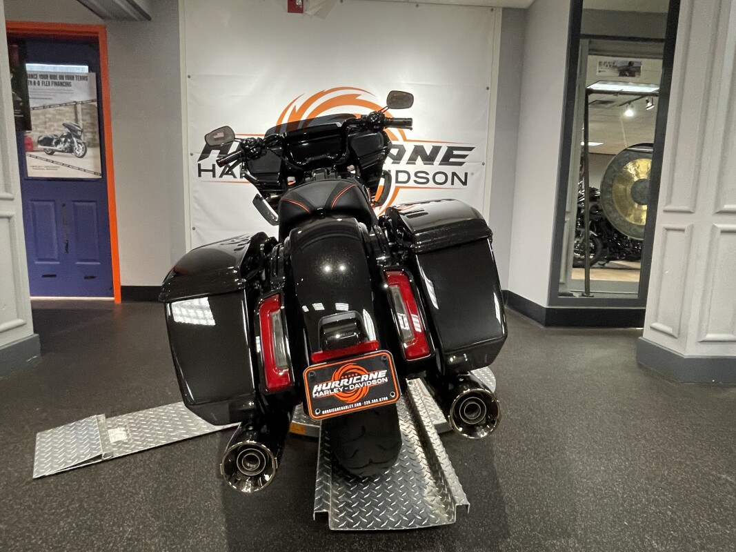 FLTRXSE 2025 CVO Road Glide - Photo 8
