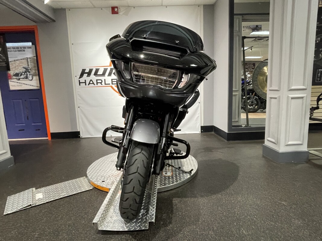 FLTRXSE 2025 CVO Road Glide - Photo 3