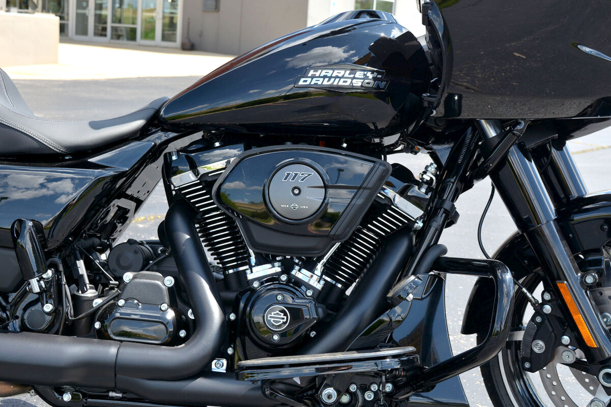 2025 Harley-Davidson Road Glide Vivid Black - Photo 9