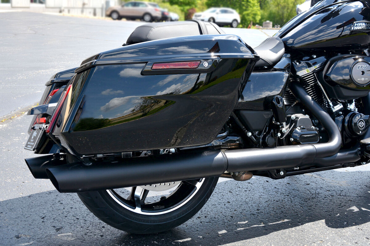 2025 Harley-Davidson Road Glide Vivid Black - Photo 6