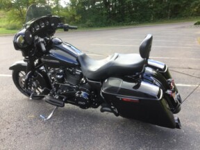 2019 Harley-Davidson® Street Glide® Special Black thumb 2