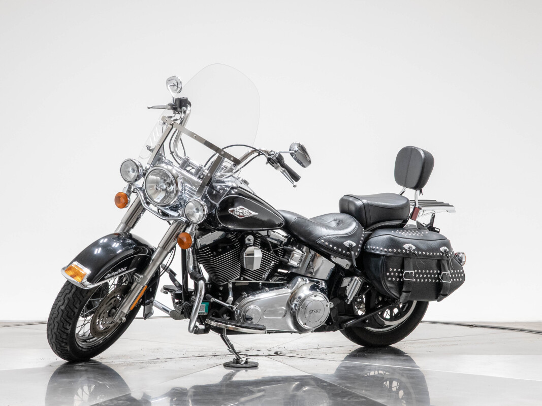 2013 Harley-Davidson FLSTC Heritage Softail Classic in Vivid Black with 18217 miles - Photo 8