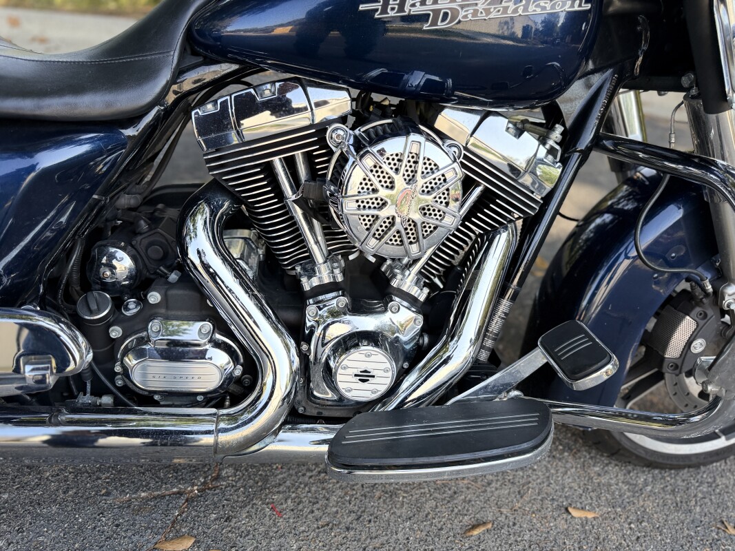 FLHX 2012 Street Glide - Photo 7