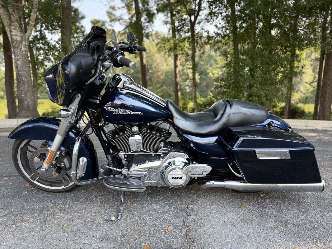 FLHX 2012 Street Glide - Photo 9