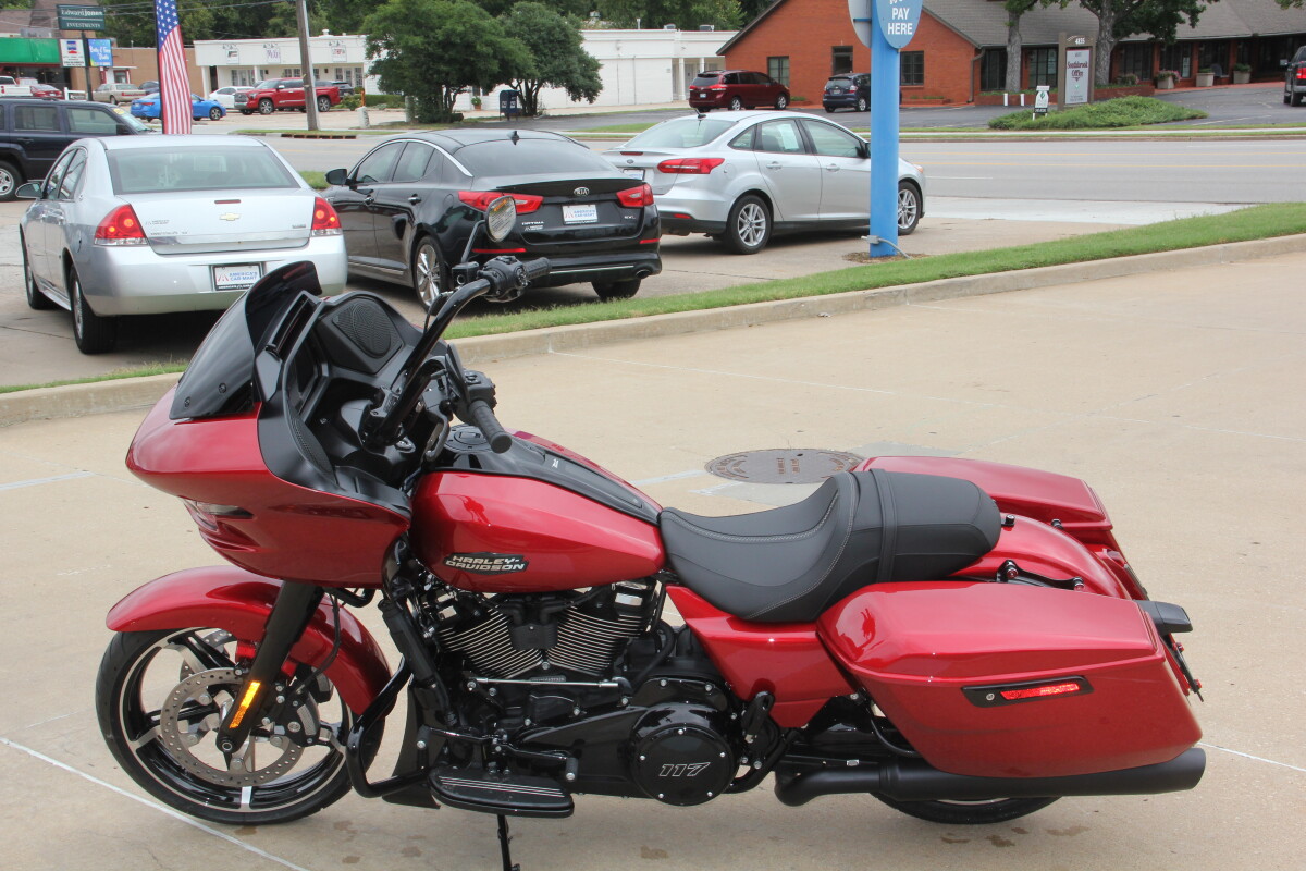 2025 Harley-Davidson Street Glide Brilliant Red - Black Finish - Photo 3