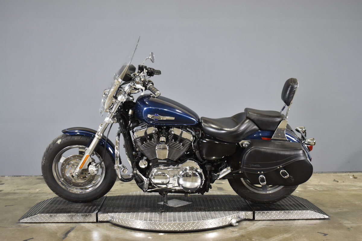2013 Harley-Davidson 1200 Custom XL1200C - Photo 5