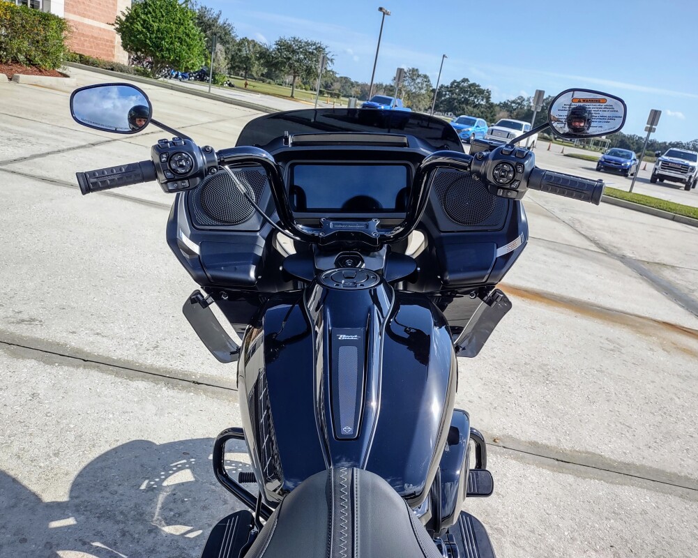 Road Glide - Photo 6