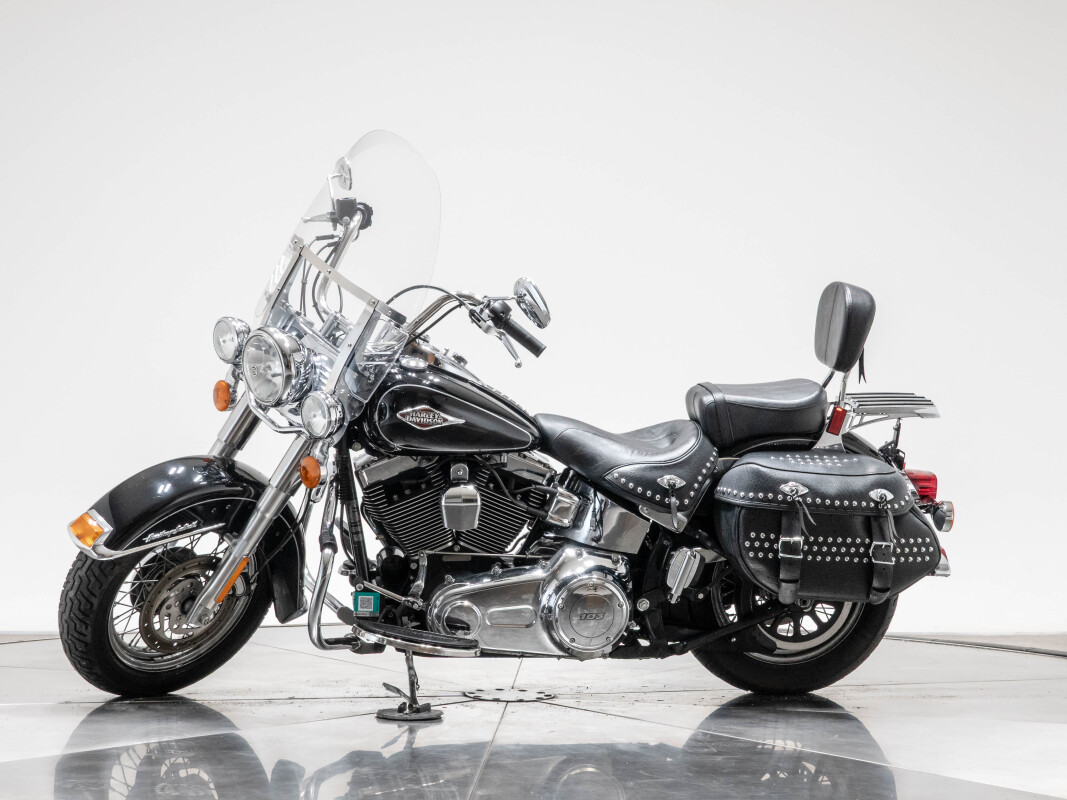 2013 Harley-Davidson FLSTC Heritage Softail Classic in Vivid Black with 18217 miles - Photo 9