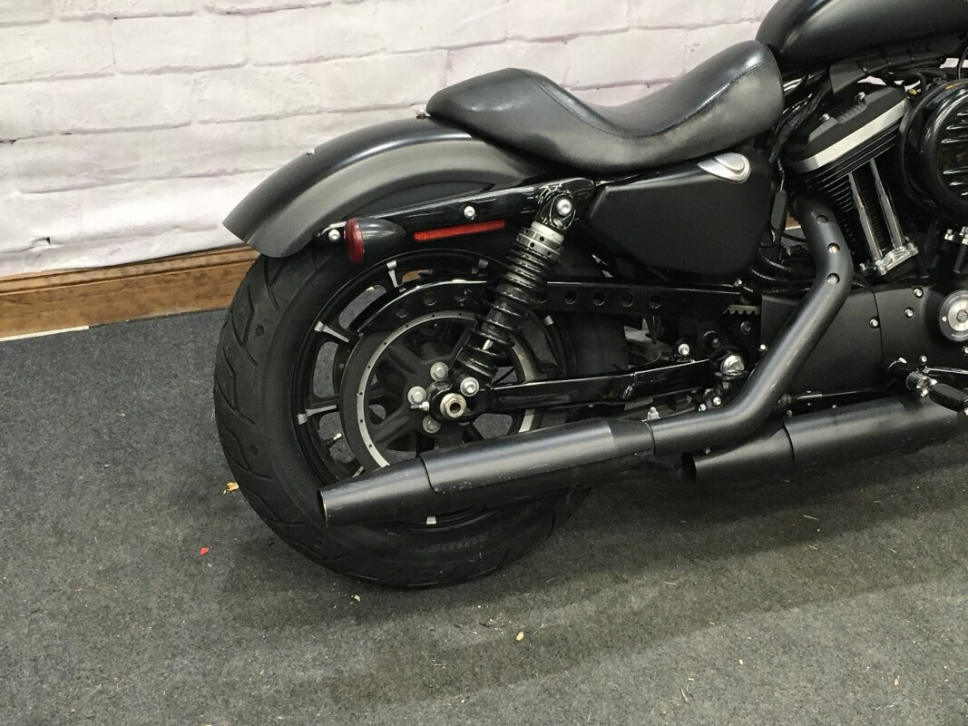2017 Harley-Davidson Iron 883 Black Denim XL883N - Photo 2