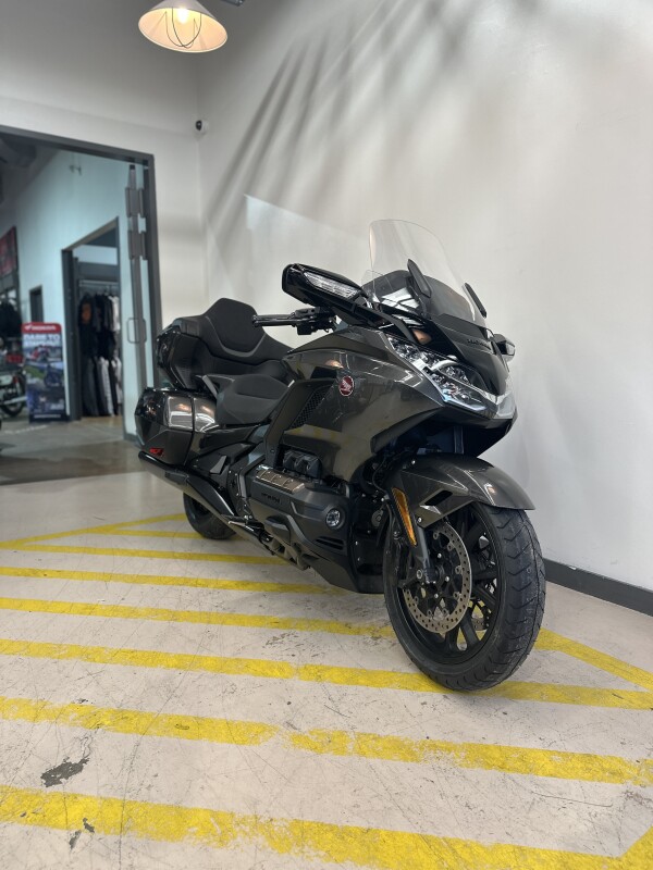 2024 Honda Gold Wing Tour Automatic DCT Grey Metallic/Black - Photo 2