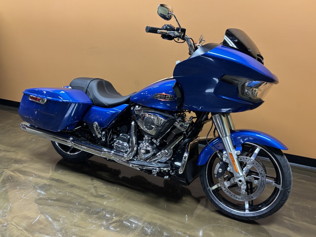 FLTRX 2025 Road Glide - Photo 2