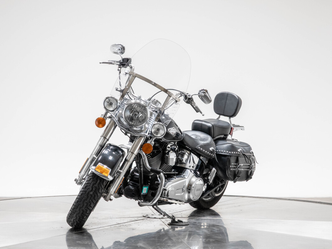 2013 Harley-Davidson FLSTC Heritage Softail Classic in Vivid Black with 18217 miles - Photo 7