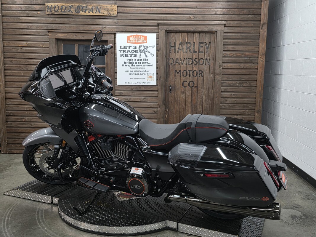 2025 Harley-Davidson CVO Road Glide RAVEN FADE - Photo 5
