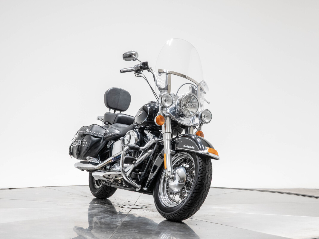 2013 Harley-Davidson FLSTC Heritage Softail Classic in Vivid Black with 18217 miles - Photo 5