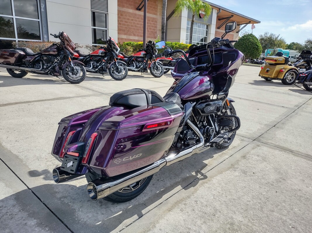 CVO Road Glide - Photo 4