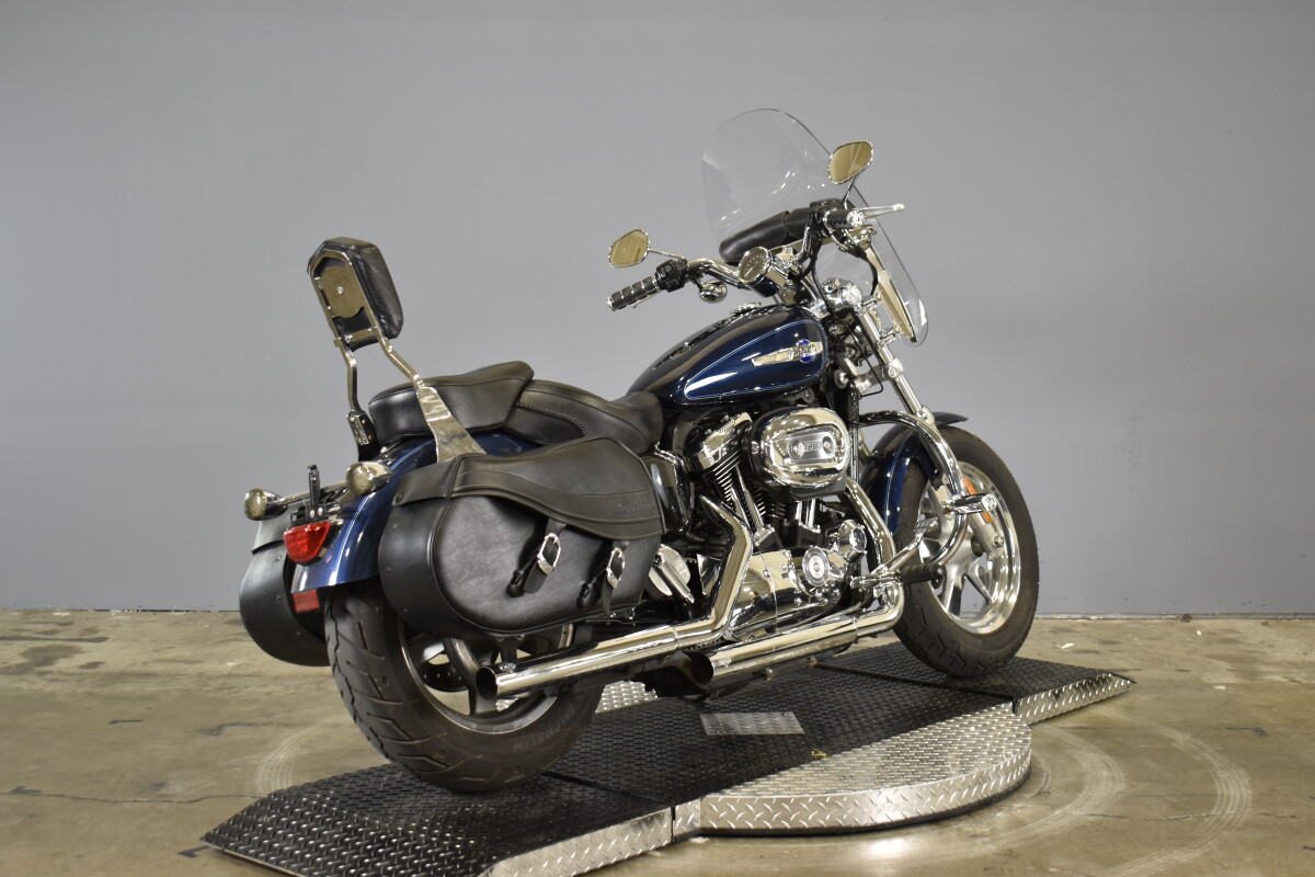 2013 Harley-Davidson 1200 Custom XL1200C - Photo 9