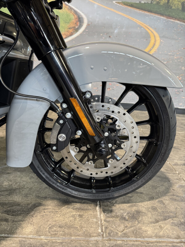 2025 Harley-Davidson Tri Glide Ultra - Photo 6