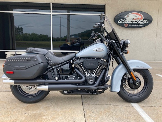 2024 Harley-Davidson Heritage Classic FLHCS Atlas Silver Metallic - Black Finish