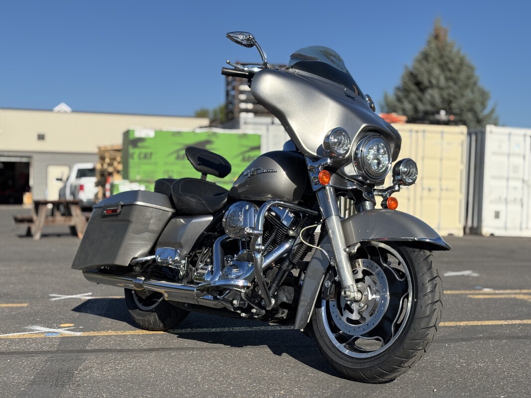 2009 Harley-Davidson Street Glide Pewter Pearl - Photo 2