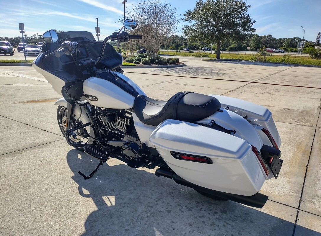 Road Glide - Photo 7