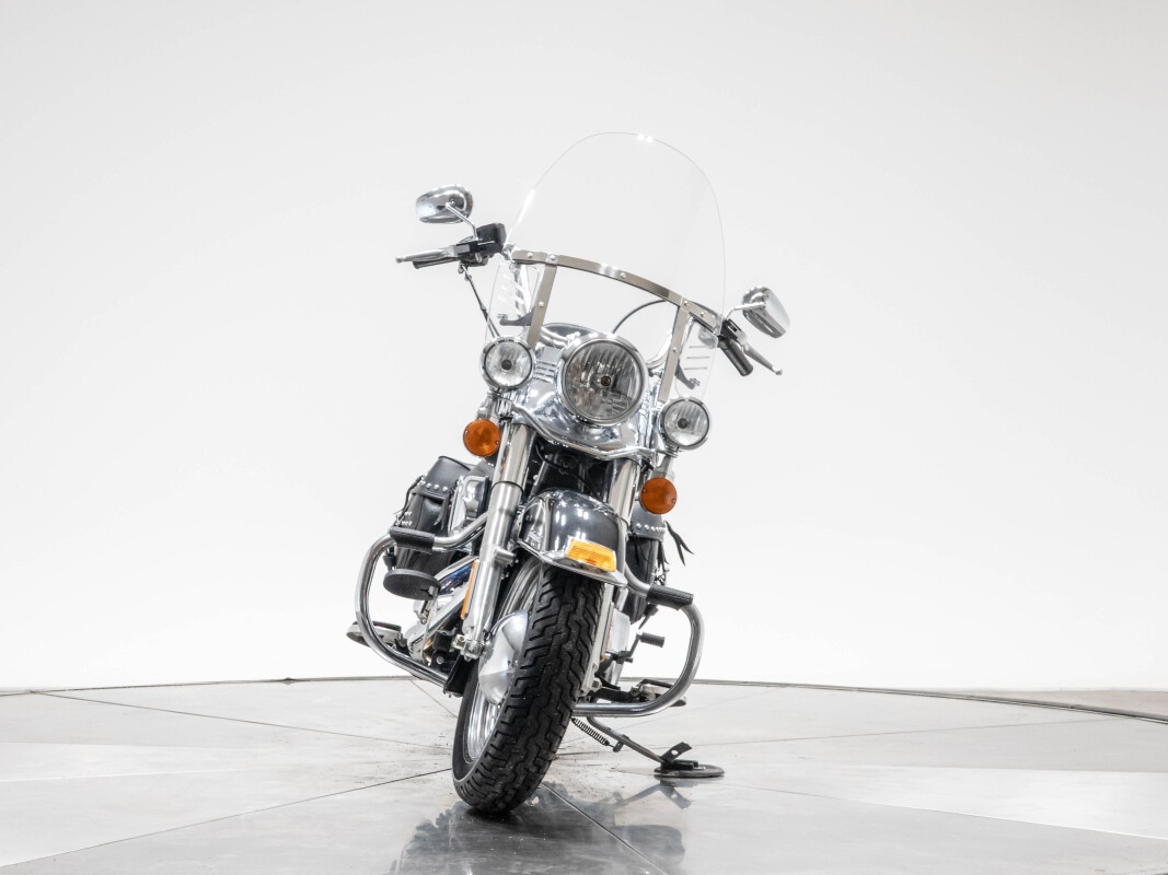 2013 Harley-Davidson FLSTC Heritage Softail Classic in Vivid Black with 18217 miles - Photo 6