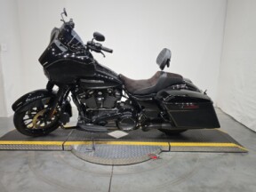FLHXS 2018 Street Glide® Special thumb 1
