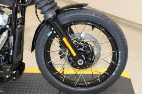 2025 Harley-Davidson Street Bob Cruiser FXBB thumb 1