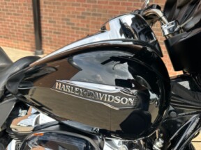 PRICE REDUCED! 2018 Harley-Davidson Ultra Classic FLHTCU thumb 3