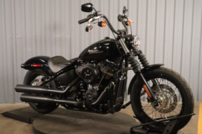 2020 Harley-Davidson® Street Bob® FXBB thumb 2