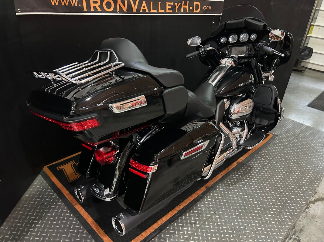 2018 H-D FLHTK Ultra Limited 107ci - Photo 4