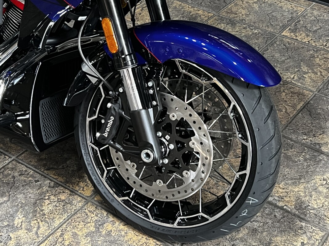 2025 Harley-Davidson CVO Road Glide - Photo 4