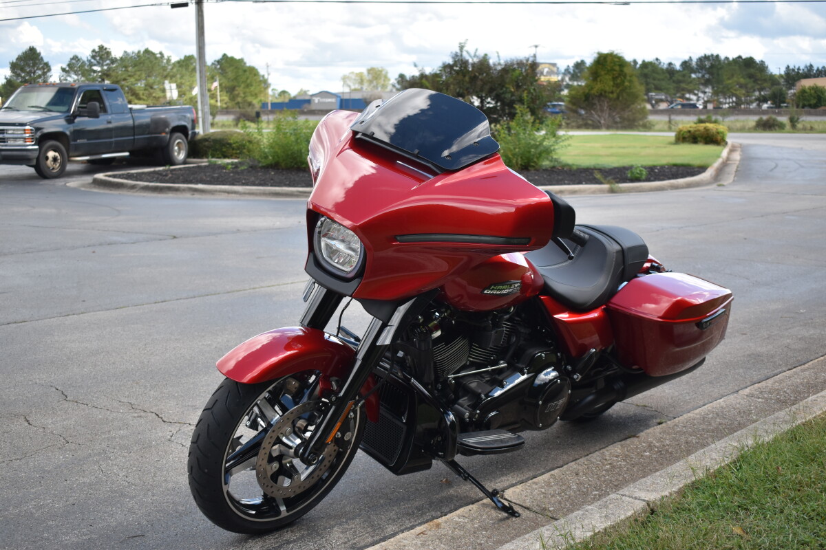 FLHX 2025 Street Glide - Photo 4