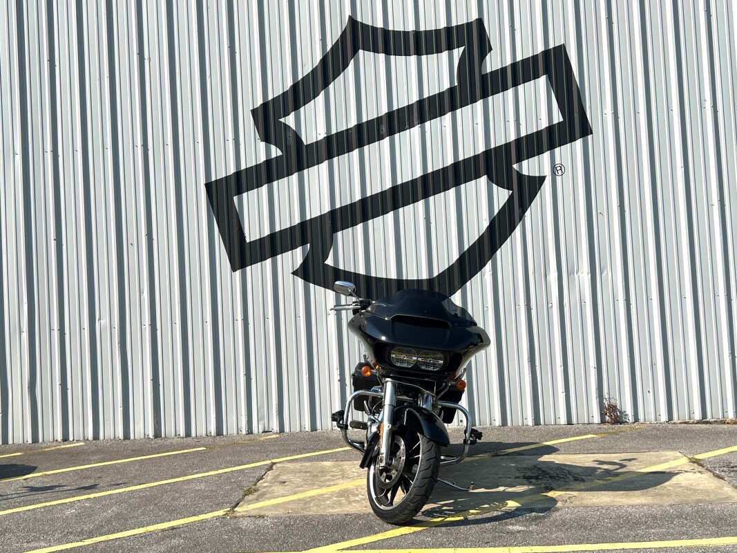 2023 Harley-Davidson Road Glide Vivid Black - Photo 2