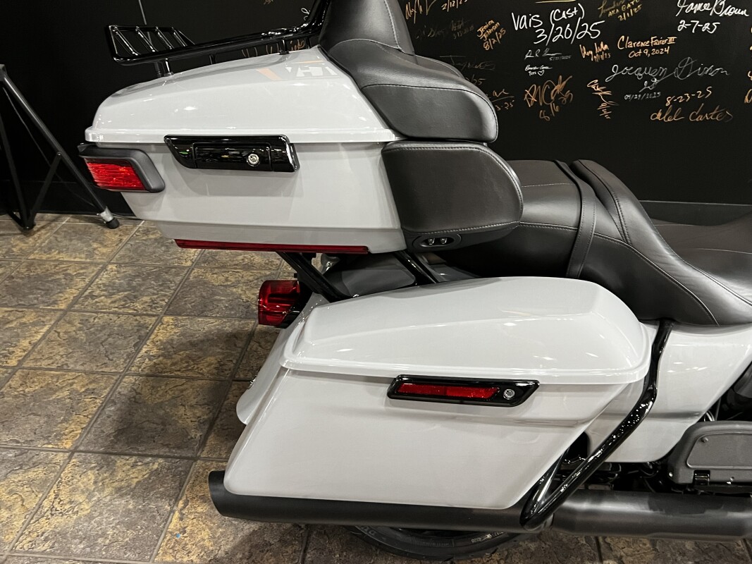 FLTRK 2024 Road Glide Limited - Photo 7