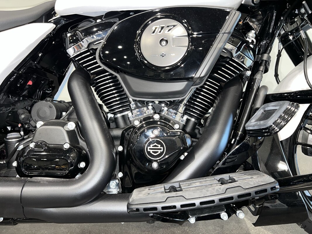 2025 Harley-Davidson Street Glide FLHX - Photo 4
