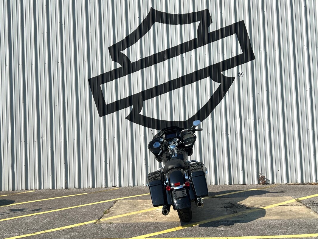 2023 Harley-Davidson Road Glide Vivid Black - Photo 4