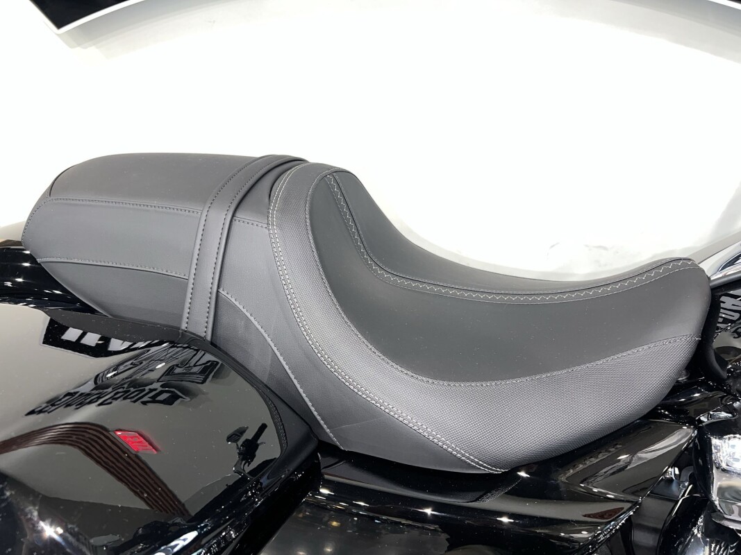 2025 Harley-Davidson Street Glide FLHX - Photo 6