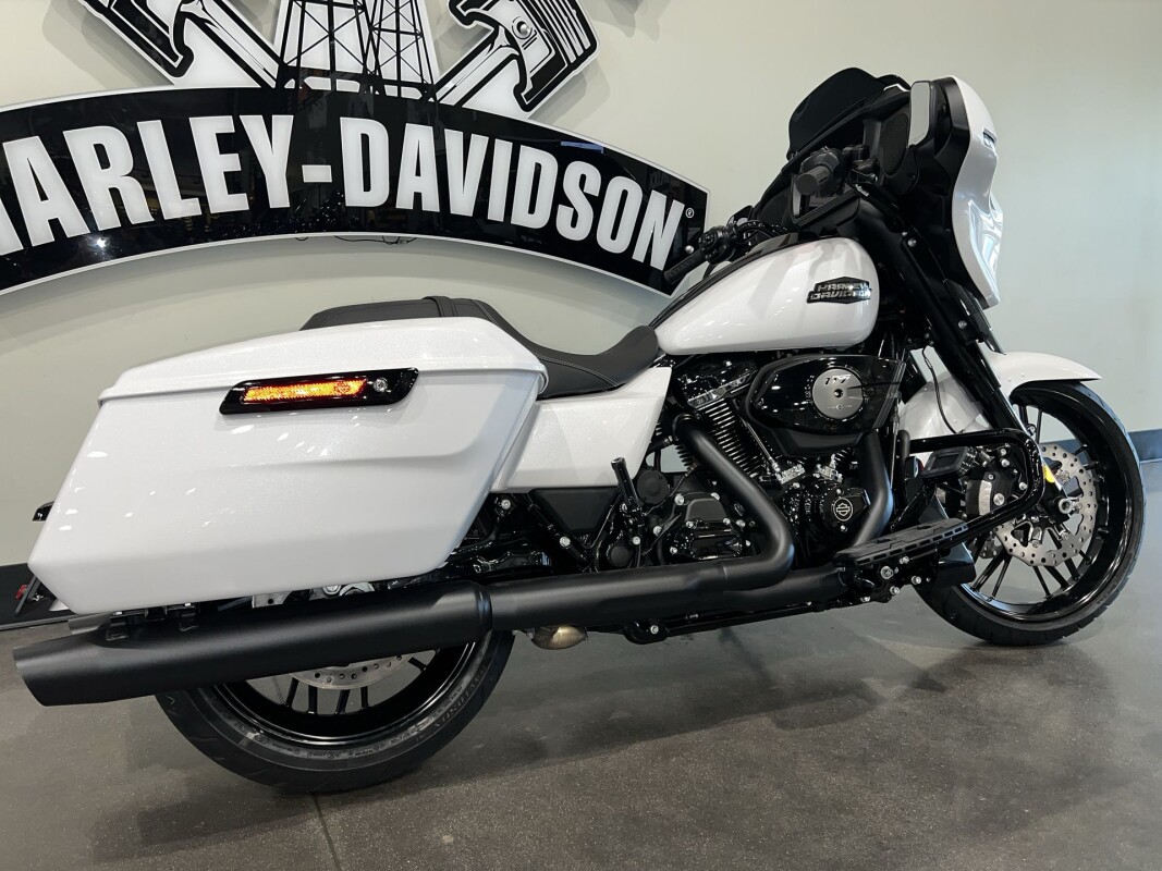 2025 Harley-Davidson Street Glide FLHX - Photo 9