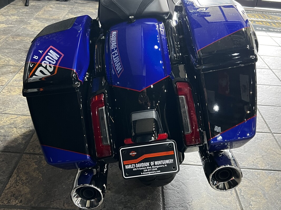 2025 Harley-Davidson CVO Road Glide - Photo 10