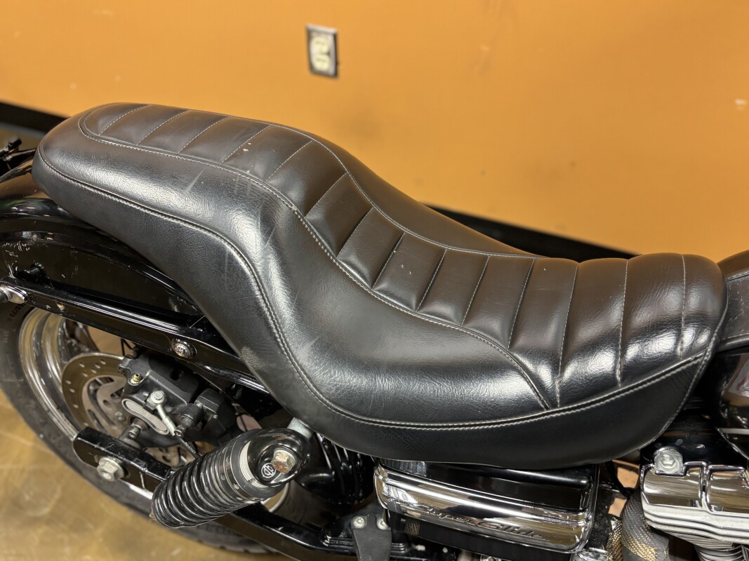 FXDC 2008 Super Glide Custom - Photo 10