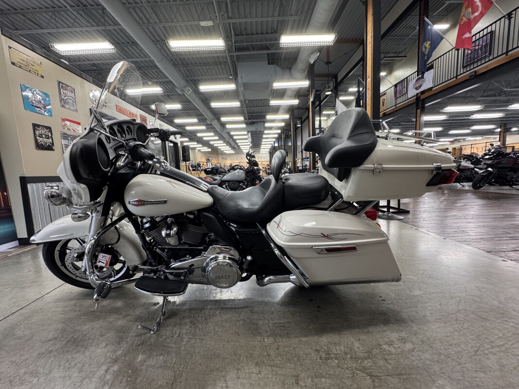 2021 Harley-Davidson Electra Glide Standard FLHT - Photo 10