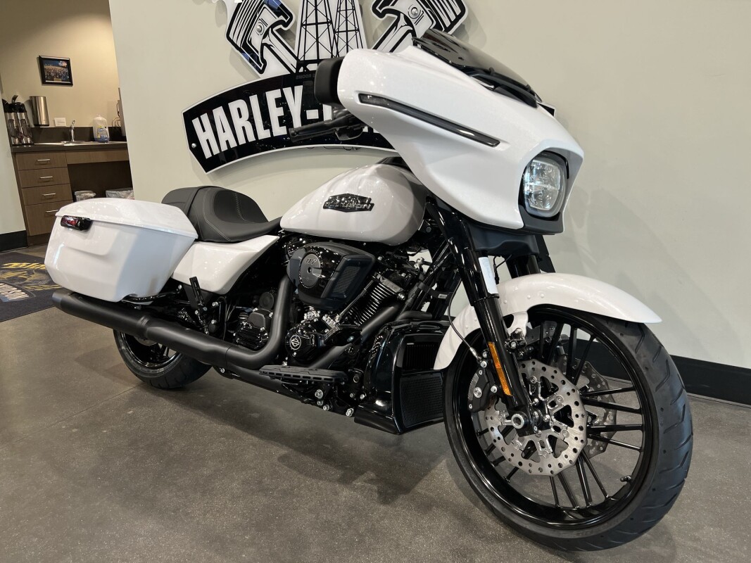 2025 Harley-Davidson Street Glide FLHX - Photo 2